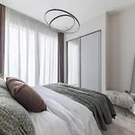 Elegant 2Br Luxury Furnished In Marina Gate 2
