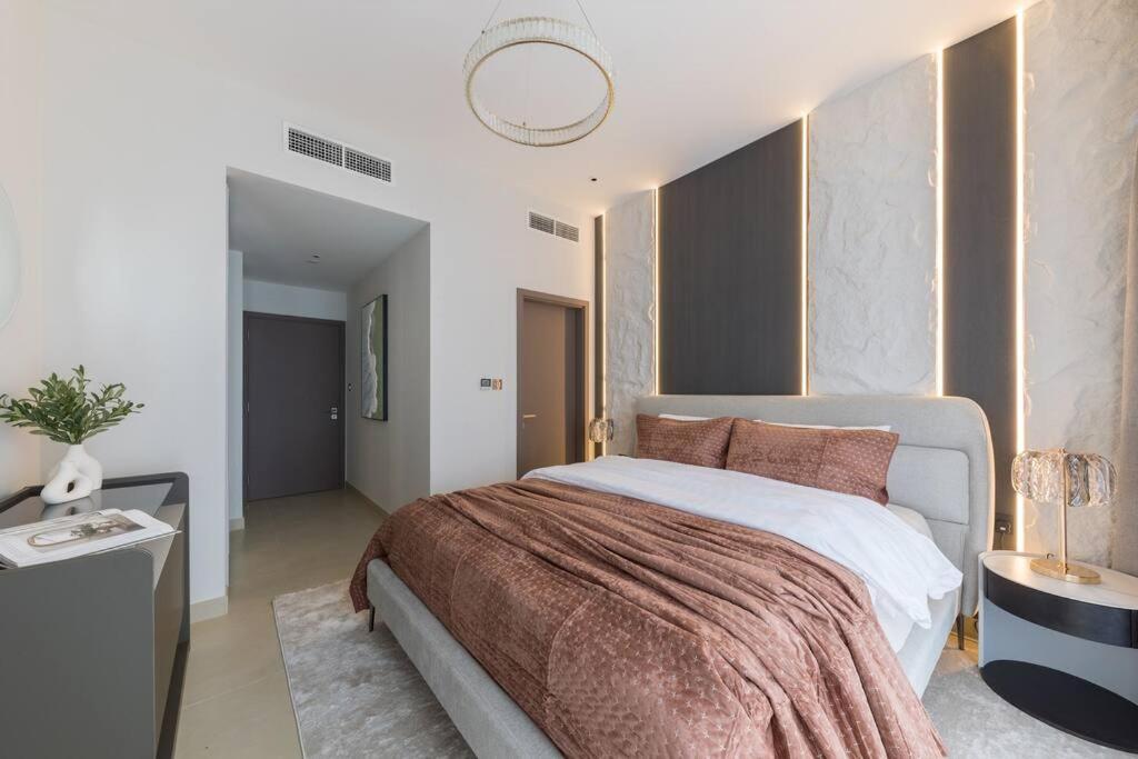 Elegant 2br Luxury Furnished In Marina Gate 2 *