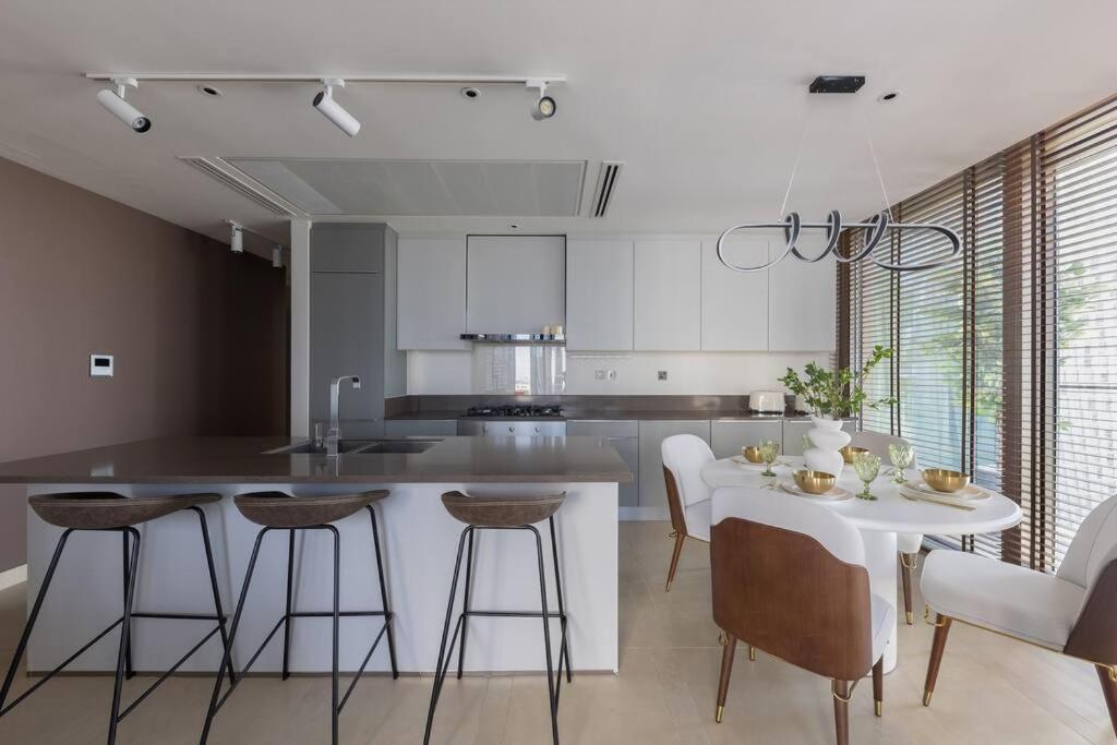 Apartment Elegant 2br Luxury Furnished In Marina Gate 2 Dubai